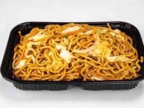 Wok-fried noodles with vegetables