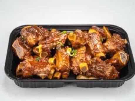 Sweet and sour pork ribs with sesame