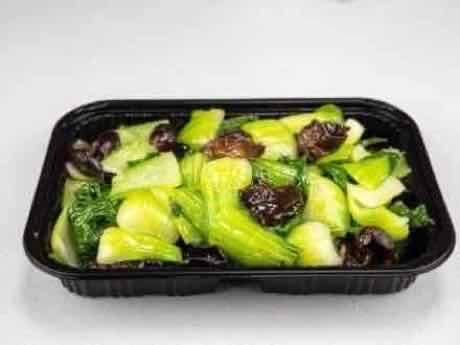 Stir-fried wood ear mushrooms with greens