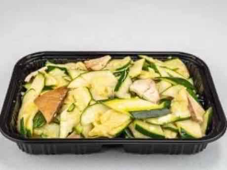 Stir-fried zucchini with dried tofu